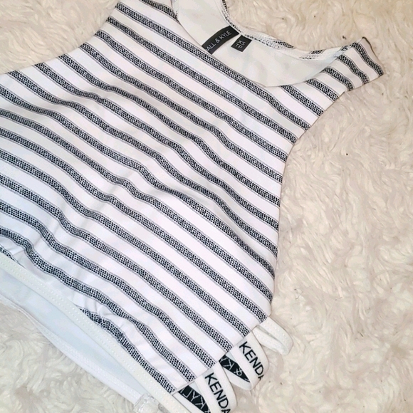 Bathing suit - Picture 2 of 3